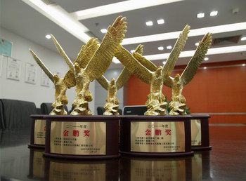 Z6·尊龙凯时装饰公司获颁五项“金鹏奖”