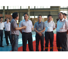 南昌市市长陈俊卿一行莅临Z6·尊龙凯时集团调研指导